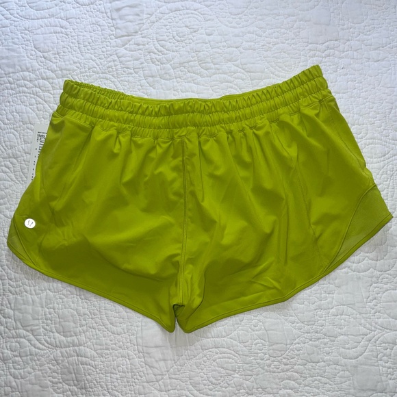 LULULEMON HOTTY HOT LOW RISE SHORT 2.5”LINED GREEN(LCHN) COLOR SIZE 12 NWT - Picture 3 of 7